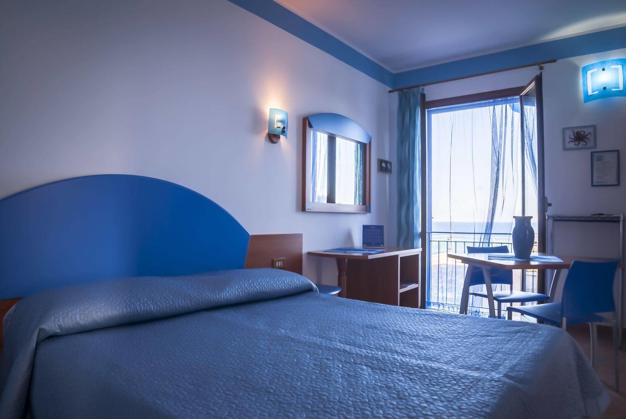 Sogni Nel Blu Aparthotel Isola di Ustica Exterior photo